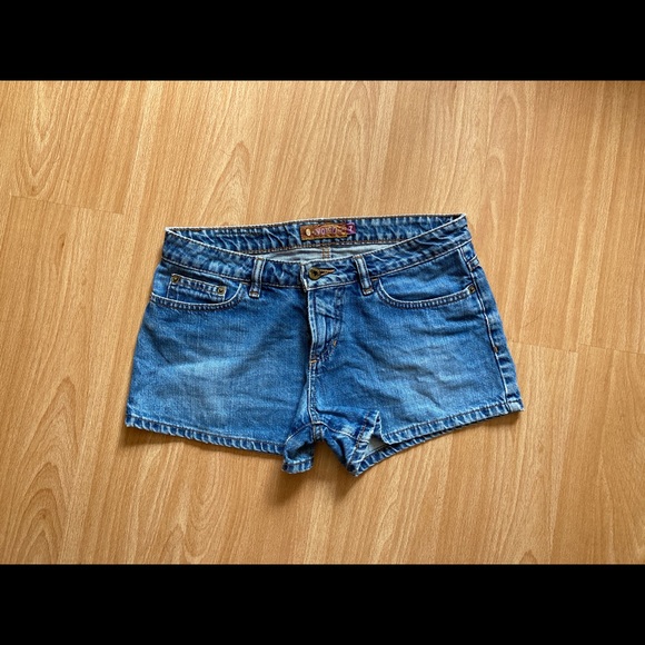 Volcom denim jean shorts, size 7 - Picture 2 of 7